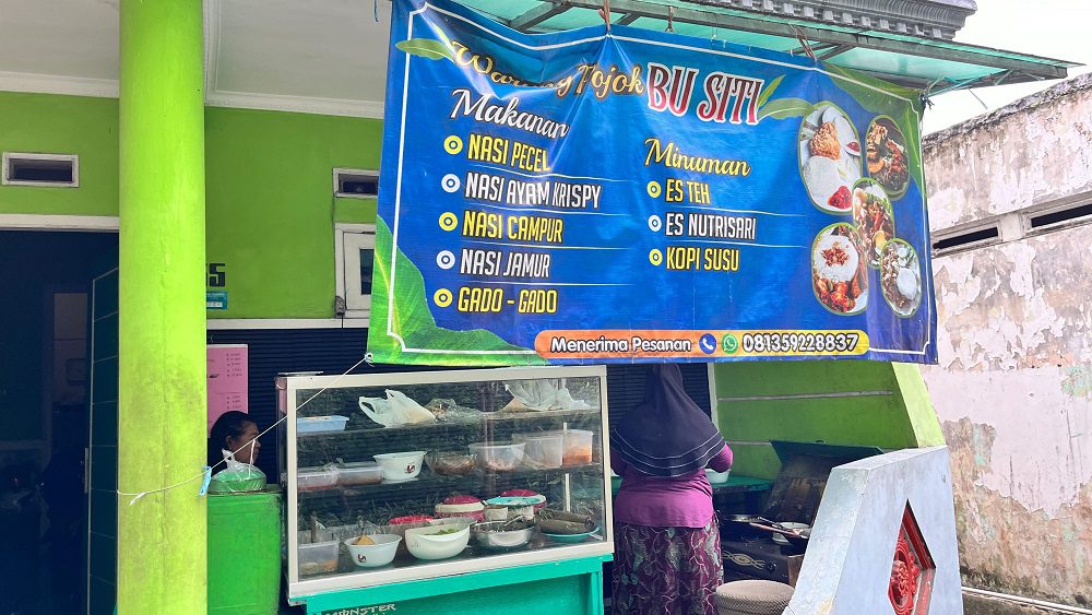 Warung Makan Bu Suwar: Jadi Rumah Kedua di Tengah Cilacap